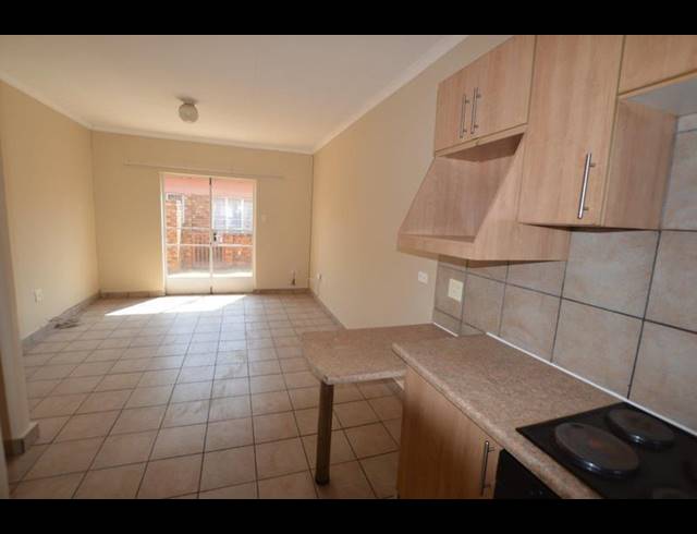 2 BEDROOM APARTMENT FOR SALE IN VAAL PARK EXT 1